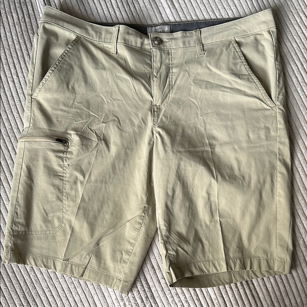 Weatherproof Tan Cargo Trail Shorts Classic Style